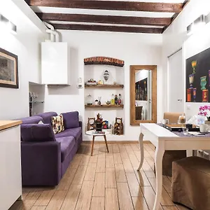 https://centro-storico-corso-genova-21.italymilanhotels.net